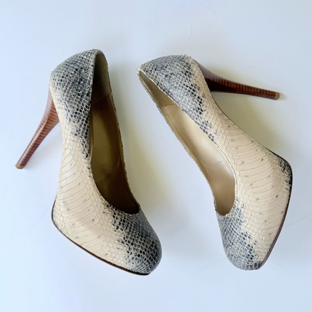 Stuart Weitzman Snakeskin Hidden Platform Heels Cream / Gray / Natural Size 10